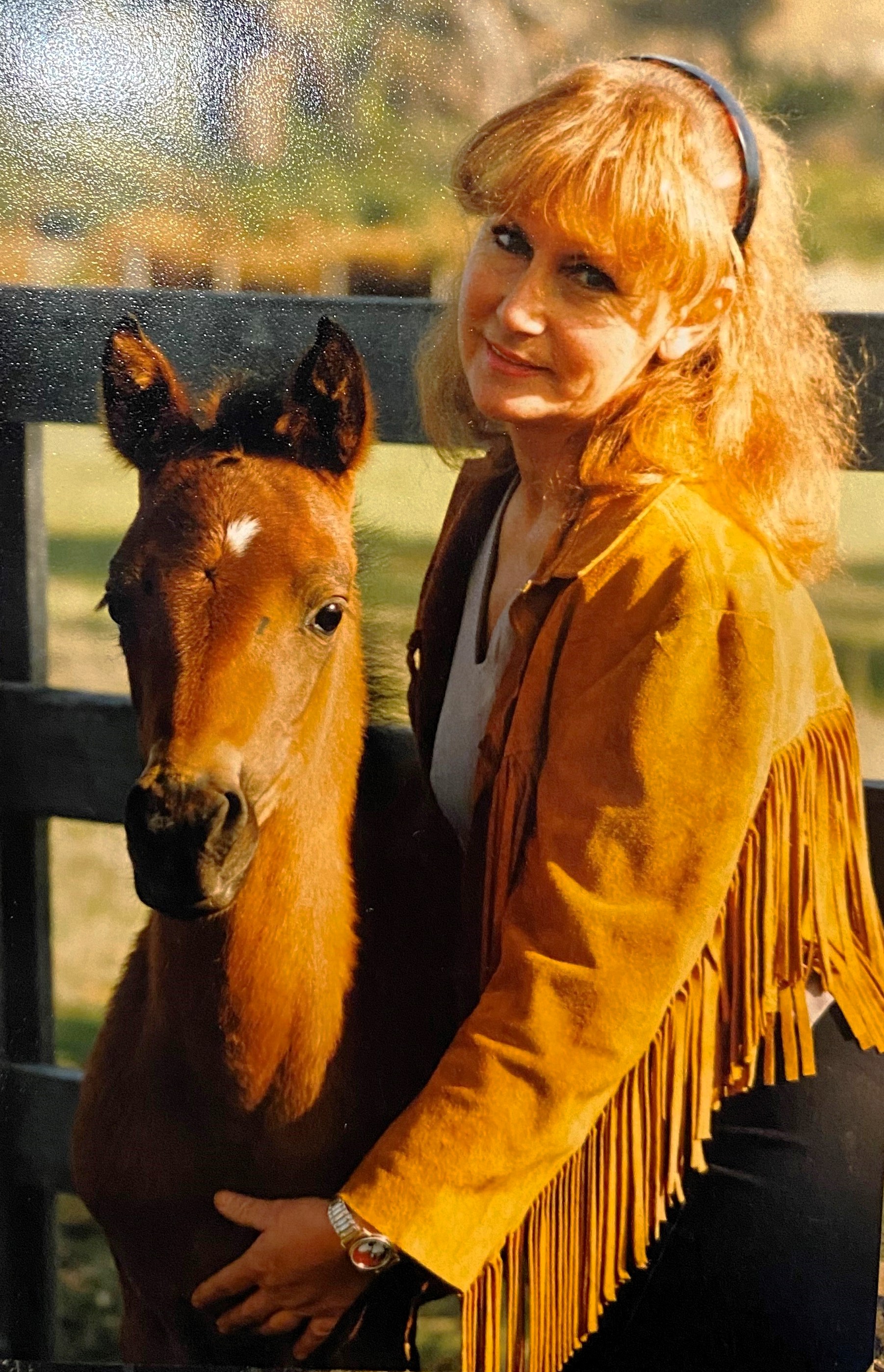 Wendy Carins with Savannah, daughter of her well-known Arabian stallion Banriffic - and still alive aged 24.