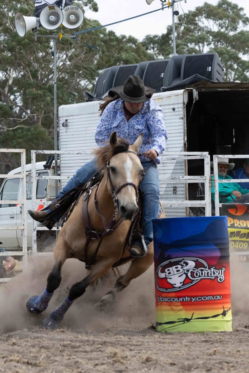 Meagan competing at St Helens Rodeo