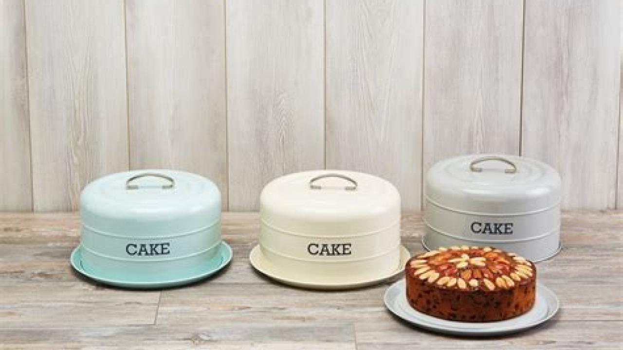 Vintage cake tins