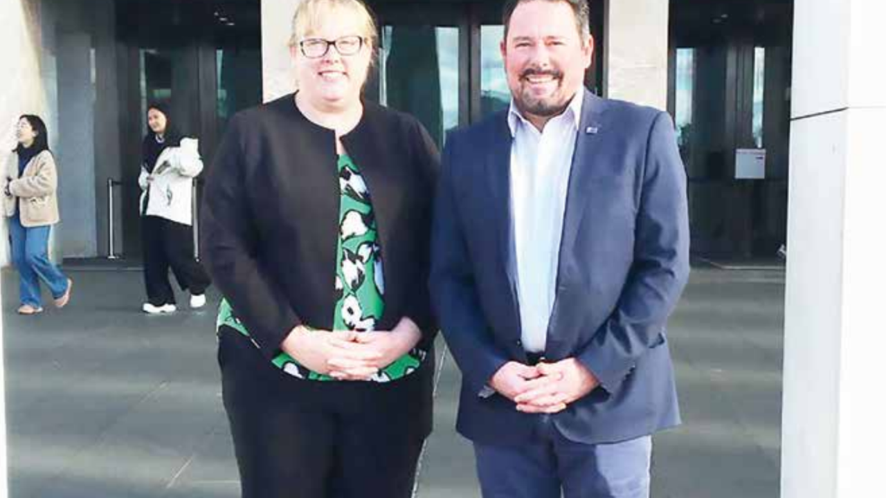 Flinders Island Mayor Rachel Summers and King island Mayor Marcus Blackie in Canberra.